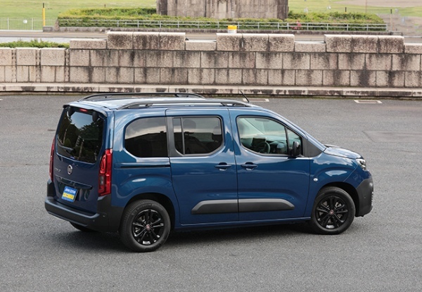 【最新モデル試乗】道具っぽいシンプルさが魅力。ニューMPV、フィアット・ドブロの骨太の個性