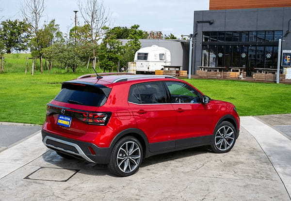 【最新モデル試乗】VW T-Crossがよりスタイリッシュに進化。さすがベストセラーSUV、売れるには裏付けがある！