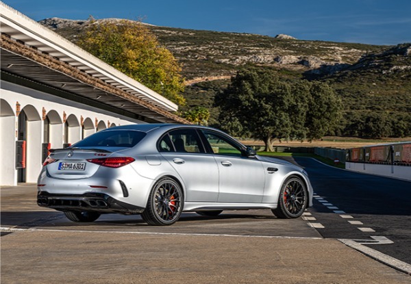 【最新モデル試乗】今度のメルセデスAMG・C63S EパフォーマンスはF1テクノロジーを傾注。究極の速さとドライビングプレジャーを手に入れた