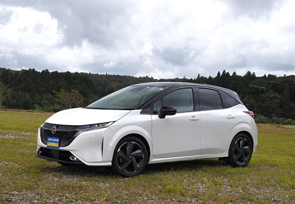 【人気モデル研究】モーター駆動で先進の走りを追求。日産ノート・オーラのプレミアムな世界観