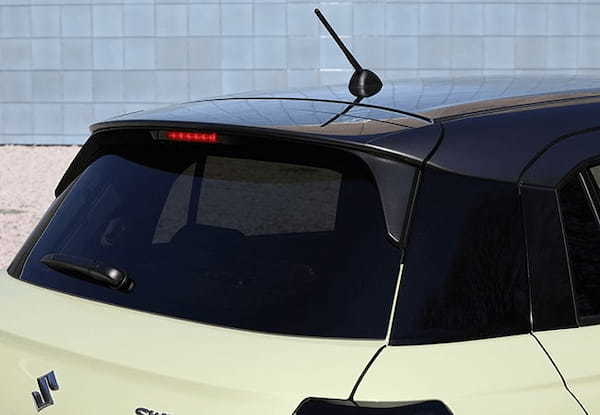 【最新モデル試乗】高効率NEWエンジン搭載。新型スズキ・スイフトの軽やかフィール