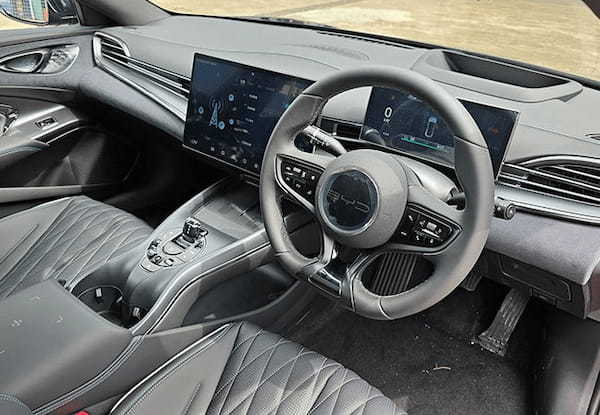 【最新モデル試乗】独自の走りの世界を構築。BEVスポーツ、BYDシールのほとばしるパッションを体感。これは凄いぞ！