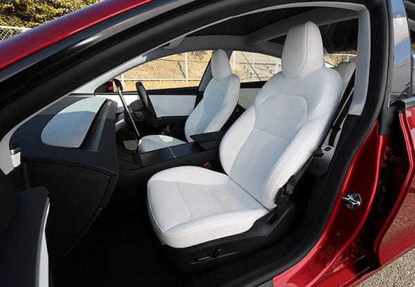 【最新モデル試乗】BEVのワールドリーダー、より先進的に使いやすく熟成したテスラ・モデル3の実力