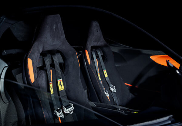 【最新スーパースポーツ解説】本籍はサーキット、公道も走れるトラック専用マシン、フェラーリSF90XXの熱きポテンシャル