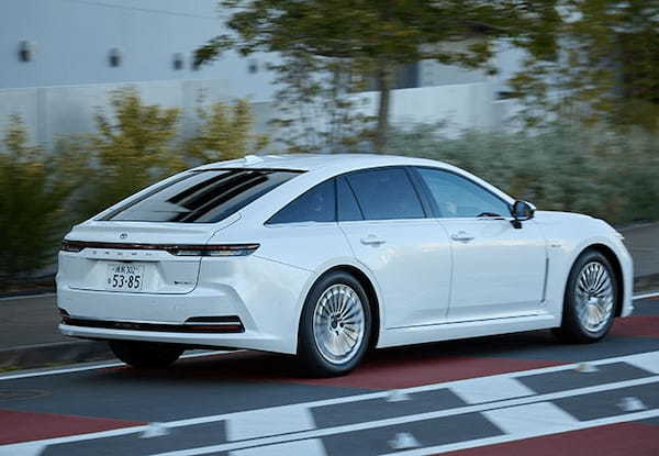 【最新モデル試乗】トヨタ・クラウンの本命セダンが提唱する「ニューフォーマル」という新価値