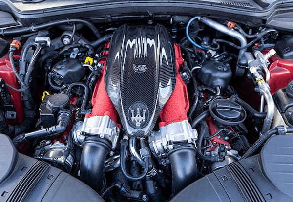 【最新モデル試乗】最後のV8マセラティを北イタリアで雪上ドライブ