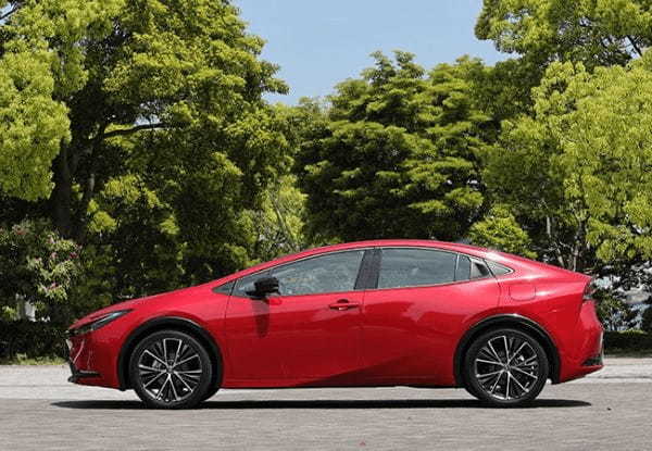 【新世代スポーツ研究】「HYBRID REBORM」、美しく、たくましく変身したプリウスの心踊るパフォーマンスに惚れた！