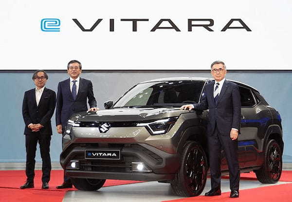 スズキ初の世界戦略BEV「e VITARA」をイタリアで初公開。SUVルックが凛々しい本格派は2025年夏に発売！