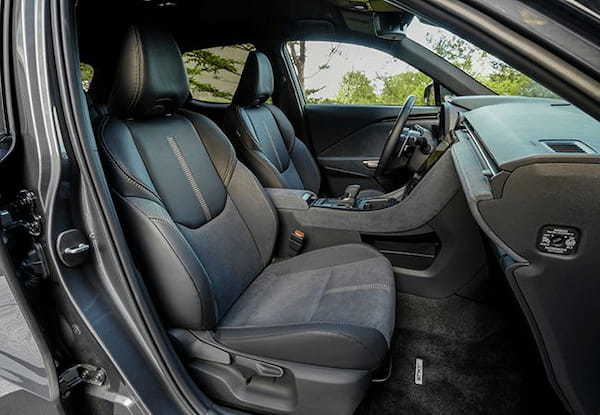 【注目モデル試乗】本物を知る大人のコンパクトSUV、レクサスLBXのこだわり世界を体感
