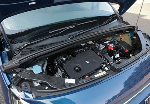 【最新モデル試乗】道具っぽいシンプルさが魅力。ニューMPV、フィアット・ドブロの骨太の個性