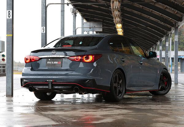 【I LOVE Custmizing】究極の狼セダン、NISMOパーツで一段とスパイシーに変身した日産スカイラインNISMOの刺激世界