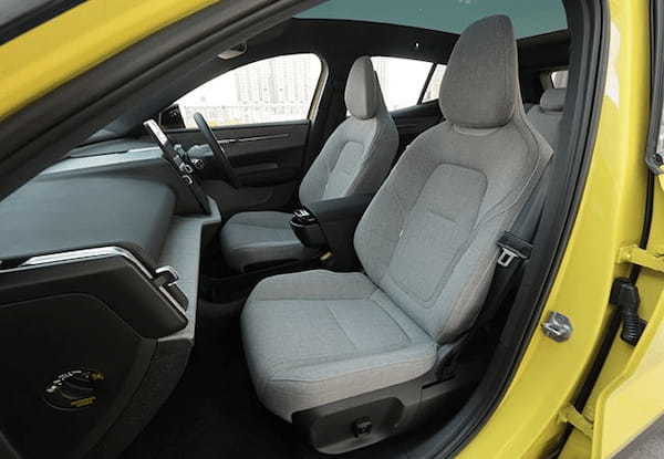 【最新モデル試乗】今後のボルボの主軸。俊敏加速のカジュアルBEV、EX30のトータル性能