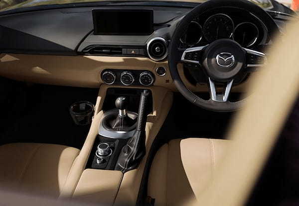 【注目モデル試乗】最新ロードスターはスポーツカーの魅力凝縮。操る醍醐味と楽しさを全身で語りかける