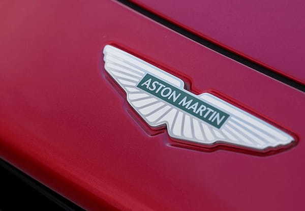 【最新モデル試乗】これぞ英国製サラブレッドの到達点。アストンマーティンDB12のほとばしるスーパーパフォーマンス！