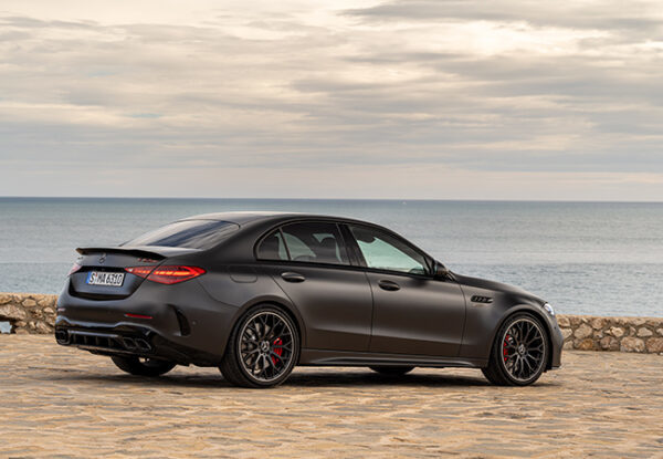 【最新モデル試乗】すべてが新世代。PHEVに進化したAMG・C63S・Eパフォーマンスの驚愕の実力