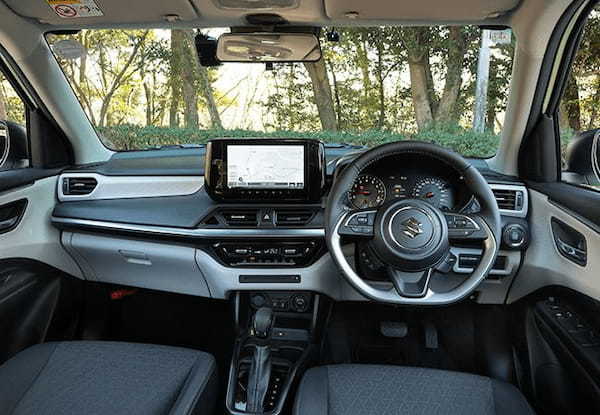 【最新モデル試乗】高効率NEWエンジン搭載。新型スズキ・スイフトの軽やかフィール