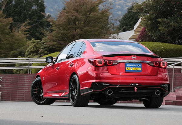 【最新モデル試乗】究極の「赤バッジ」、スカイラインNISMOは大人の琴線に触れるFRスポーツセダンである！