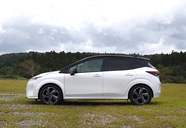 【人気モデル研究】モーター駆動で先進の走りを追求。日産ノート・オーラのプレミアムな世界観