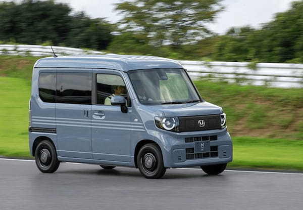 【最新Kカー】ホンダN-VAN e:は、自在な使い勝手を誇る大空間BEV。静かで安定した走りでも「電気の魅力」を実感させる！