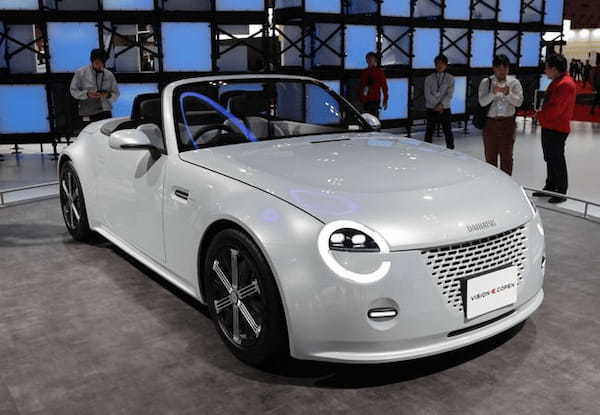 ダイハツがFRレイアウトの小型オープンスポーツ「ビジョン コペン」をジャパンモビリティショー2023で初披露