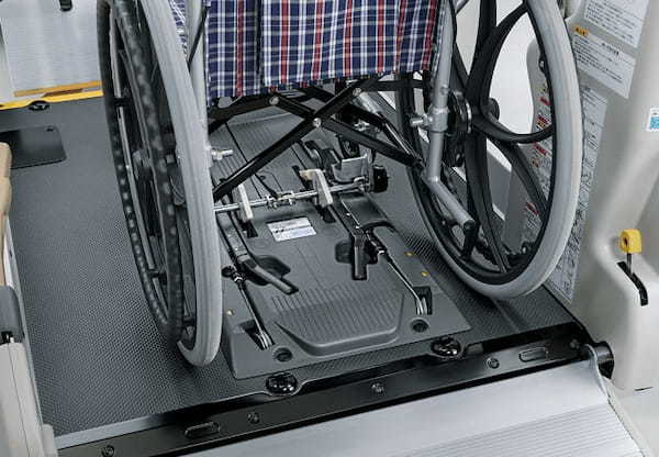 トヨタ・ハイエースが一部改良を実施。バンに“アースカラーパッケージ”を新設定