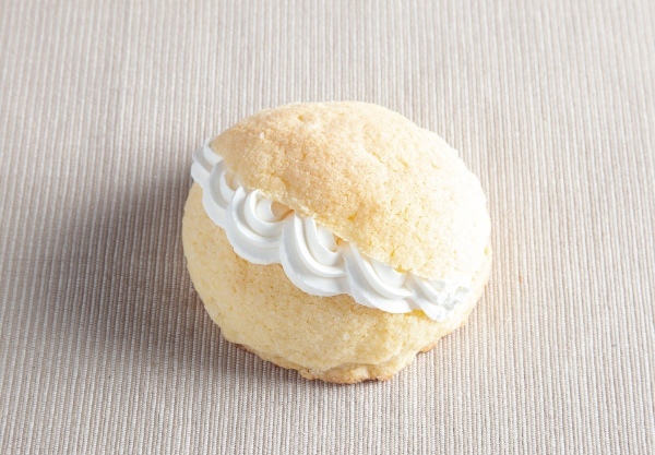 【513BAKERY】5月は「日本全国ご当地パンフェア」を開催!三重県の特産品・松阪牛など、全国各地のご当地食材を使ったパンが大集合!また、5月12日(金)から創業13周年を記念したパン福袋を販売!