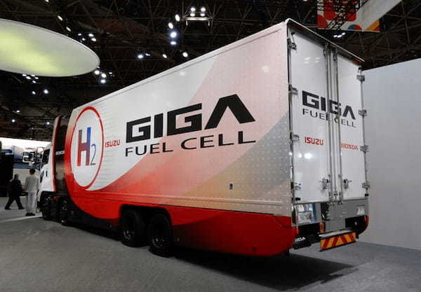 いすゞとホンダがタッグを組んで開発する燃料電池大型トラックが公道実証走行を開始