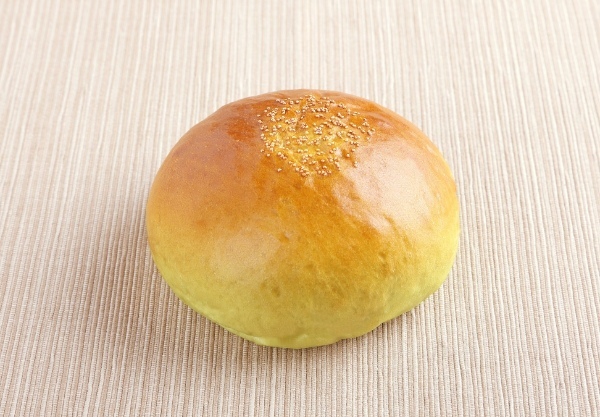 【513BAKERY】5月は「日本全国ご当地パンフェア」を開催!三重県の特産品・松阪牛など、全国各地のご当地食材を使ったパンが大集合!また、5月12日(金)から創業13周年を記念したパン福袋を販売!
