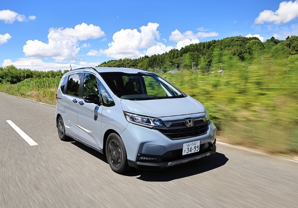 【竹岡圭 K&コンパクトカー ヒットの真相】ホンダ・フリード「使いやすさ抜群の高効率キャビンが光る」