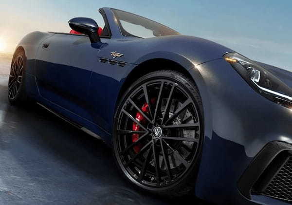マセラティの新世代4シーターオープンカー「グランカブリオ トロフェオ」の日本における受注がスタート