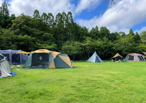 【フィールドレビュー】京都府宇治市にある「TOMOSHIBI CAMP」はゆったりくつろげるおすすめキャンプ場！