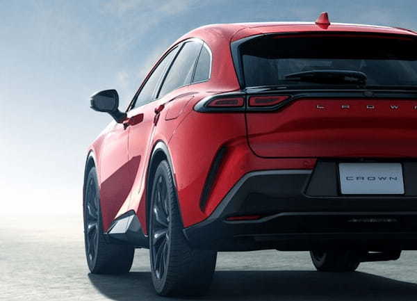 「新しいカタチのスポーツSUV」を謳う新型トヨタ・クラウン・スポーツが市場デビュー