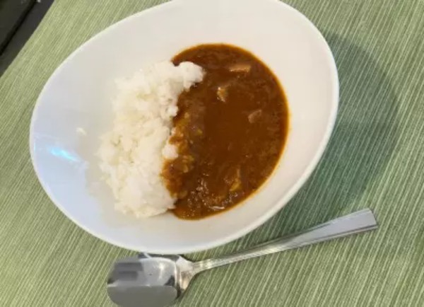 寒い冬は体の中から温める! カルディの人気レトルトカレーおすすめ4選