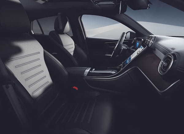 メルセデス・ベンツGLCクーペのプラグインハイブリッドモデル「GLC350e 4MATICクーペ Sports Edition Star」が日本発売