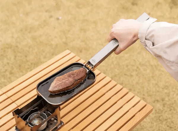 見よ、この薄さ!! これが燕三条製BBQコンロだって信じる？（厚さ3mmよ？）