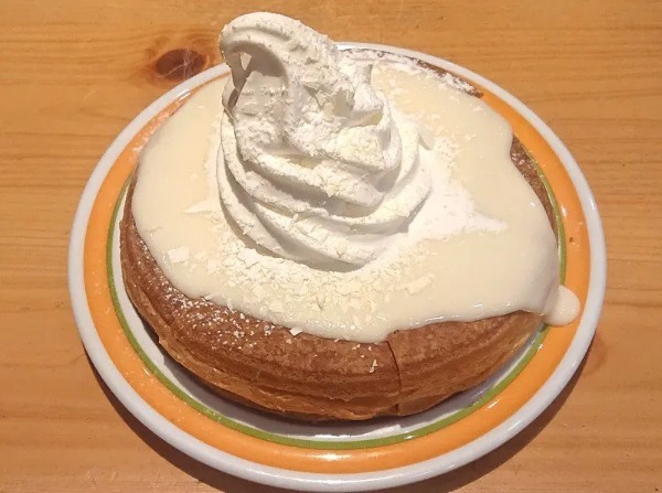 【奇跡のカップル誕生】コメダ珈琲店で「シロノワール」と「白い恋人」の出会いを祝福してきた
