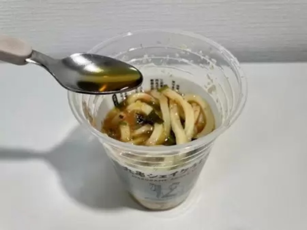 丸亀製麺のこれまでにない新作「丸亀シェイクうどん」が絶品!味変アイデアにも挑戦