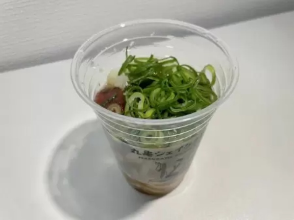 丸亀製麺のこれまでにない新作「丸亀シェイクうどん」が絶品!味変アイデアにも挑戦