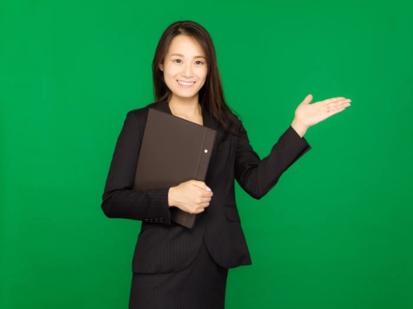 【グラフィックデザイナー】とは?仕事内容から就職に役立つ資格まで詳しく解説!