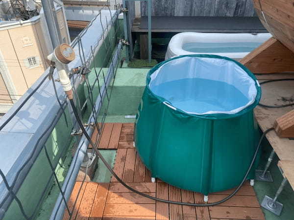 大阪・天満橋のビル屋上で!?貸切バレルサウナが利用できるスペース「IZA SAUNA OSAKA」