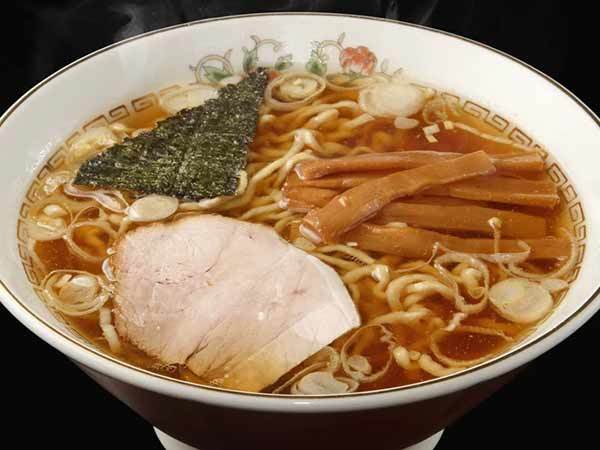 JR大宮駅のエキナカ商業施設「エキュート大宮」の冷凍自動販売機で「宅麺.com」から厳選した人気ラーメン店の商品を提供開始