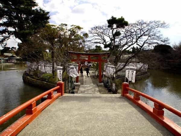 鎌倉の「鶴岡八幡宮」徹底ガイド！ 大河ドラマ館も含めた見どころ紹介