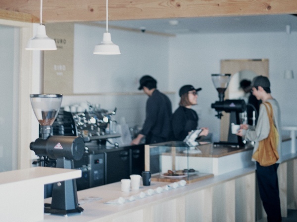 JINSは、創業の地で地域共生の更なる可能性を見つけます 「ONCA COFFEE & ROASTERY 前橋店」4/12(水)OPEN!