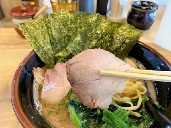 甲東園駅前の行列店『三代目麺屋あくた川』でラーメン食べてきた　【にしつーグルメ】