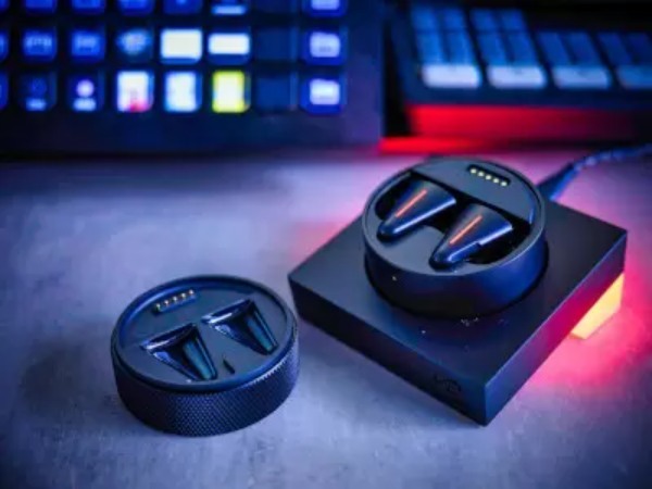 ケースに第三のチップを搭載した新発想の完全ワイヤレスイヤホン！　「CYBERBLADE」が超低遅延＆非圧縮音源で革命を起こす