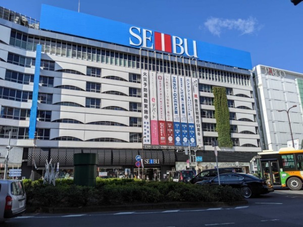 日本のアパレルの手本「アダストリア」強さの秘密と、人気爆発シーインから受ける意外な影響とは