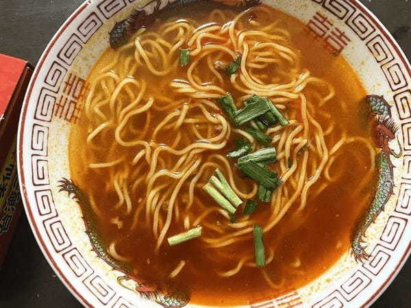 名古屋めし「味仙台湾ラーメン」のインスタントをたべてみた！違いは……