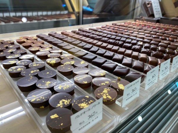 【ショコラティエ パレ ド オール】お好きなショコラを好きなだけ。直営店限定のショコラ チョイスで自分好みのバレンタインギフトに!