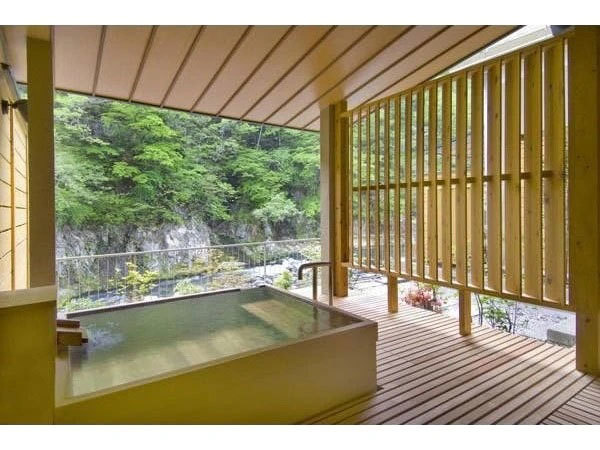 こだわりのお風呂とグルメを満喫しよう！栃木県のエリア別おすすめ温泉宿12選！