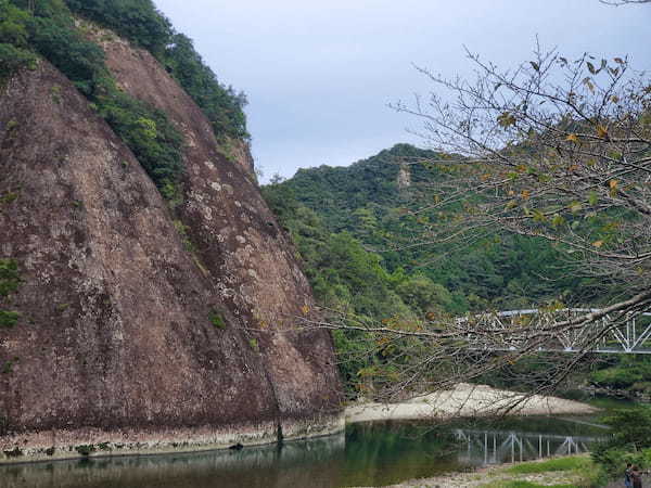 【フィールドレビュー】和歌山県古座川町にある「一枚岩自然公園キャンプ場」は絶景を楽しめる！